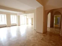Недвижимость Квартира 4-комн в центре ЛЮ.: 3