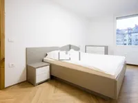 Недвижимость Трёхкомнатная квартира в центре: 8
