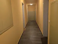 Недвижимость 2-комнатная квартира в центре: 8