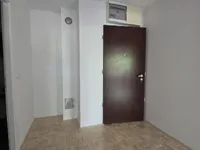 Недвижимость 2-комнатная квартира в центре: 9