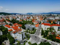 Недвижимость Шестикомнатная квартира в центре города на улице Полянска.: 2