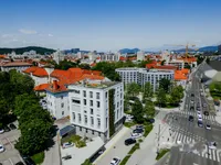 Недвижимость Шестикомнатная квартира в центре города на улице Полянска.: 6
