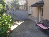 Недвижимость Двухкомнатная квартира в центре: 8