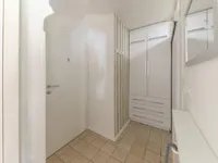 Недвижимость Двухкомнатная квартира в центре: 8