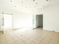 Недвижимость Двухкомнатная квартира в центре: 1
