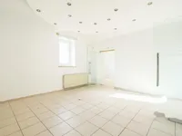 Недвижимость Двухкомнатная квартира в центре: 3