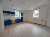 Недвижимость Двухкомнатная квартира в центре: 3