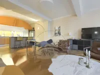 Недвижимость Четырехкомнатная квартира в центре : 4