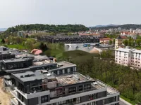 Недвижимость 2-комнатная квартира в центре: 13
