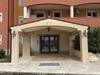 Недвижимость Трёхкомнатная квартира Хрпелье: 1