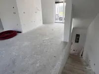 Недвижимость Дом, дуплекс Состро: 5