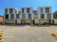 Недвижимость Дом с террасой в Шишке: 1