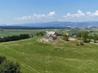 Недвижимость Недалеко от Словенска-Бистрицы: Усадьба и ферма: 1