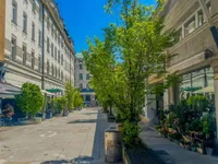 Недвижимость Коммерческое помещение в центре: 1