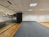 Недвижимость Офисное помещение в центре: 1