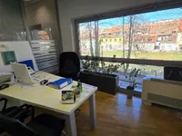 Недвижимость Офисное помещение в центре: 4