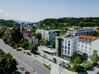 Недвижимость Трёхкомнатная квартира в центре: 84