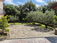 Недвижимость Двухэтажный дом в Курте: 25