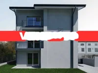 Недвижимость Трехкомнатная квартира в центре: 9
