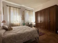 Недвижимость Четырехкомнатная квартира: 54