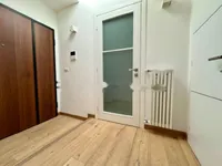 Недвижимость Трехкомнатная квартира в центре: 3