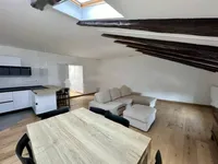 Недвижимость Трехкомнатная квартира в центре: 4