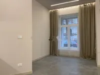 Недвижимость Трехкомнатная квартира в центре: 5