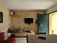 Недвижимость Трехкомнатная квартира в центре: 3