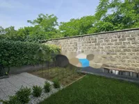 Недвижимость Трехкомнатная квартира в центре: 11