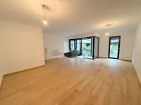 Недвижимость Трехкомнатная квартира в центре: 3