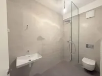 Недвижимость Трехкомнатная квартира в центре: 8