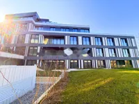 Недвижимость Трехкомнатная квартира в центре: 12