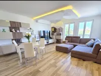 Недвижимость Двухкомнатная квартира в Коломбане: 3