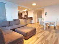 Недвижимость Двухкомнатная квартира Коломбан: 6