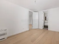 Недвижимость Двухкомнатная квартира Центр: 3