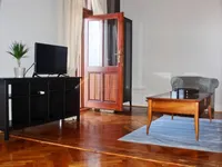 Недвижимость Трехкомнатная квартира в центре: 4