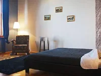 Недвижимость Трехкомнатная квартира в центре: 9