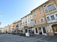 Недвижимость Двухкомнатная в центре города: 3