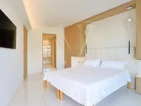 Недвижимость Property Type: Apartment  
Location: Cannes, Centre-ville 

Apartment Cannes Centre: 17