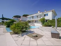 Недвижимость Villa Croix des Gardes: 1