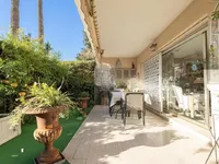 Недвижимость Villa Petit Juas: 1