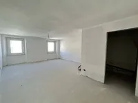 Недвижимость Трехкомнатная квартира в центре: 1