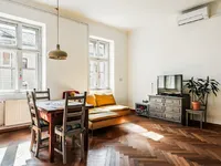 Недвижимость Квартира, 3 комнаты, Центр: 10