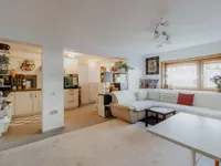 Недвижимость Четырехкомнатная квартира: 7