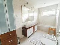 Недвижимость Квартира, 3 комнаты, Шишка: 8