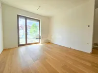 Недвижимость Дом с террасой Долгая Мост 6: 8