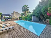 Недвижимость Villa Croix des Gardes: 1
