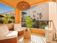 Недвижимость Villa Croix des Gardes: 1