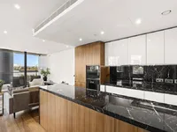 Недвижимость Tower West, 1 Waterfront Drive: 11