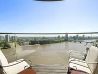 Недвижимость Tower West, 1 Waterfront Drive: 16